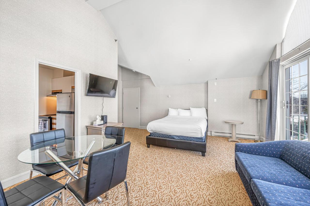 Le Domaine Chambre d'hôtel à Saint-Sauveur-des-Monts Exterior foto